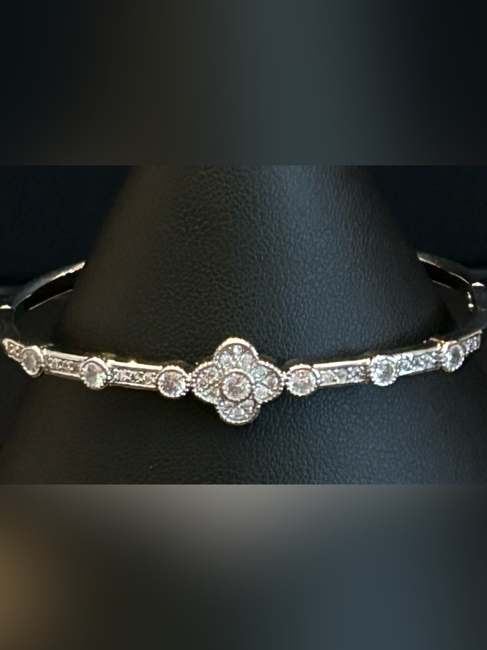 Stunning 🤩 Silver-Tone Crystal Floral Hinged Bangle Bracelet